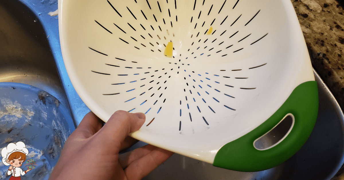 Lightweight Colanders For Easy Handling